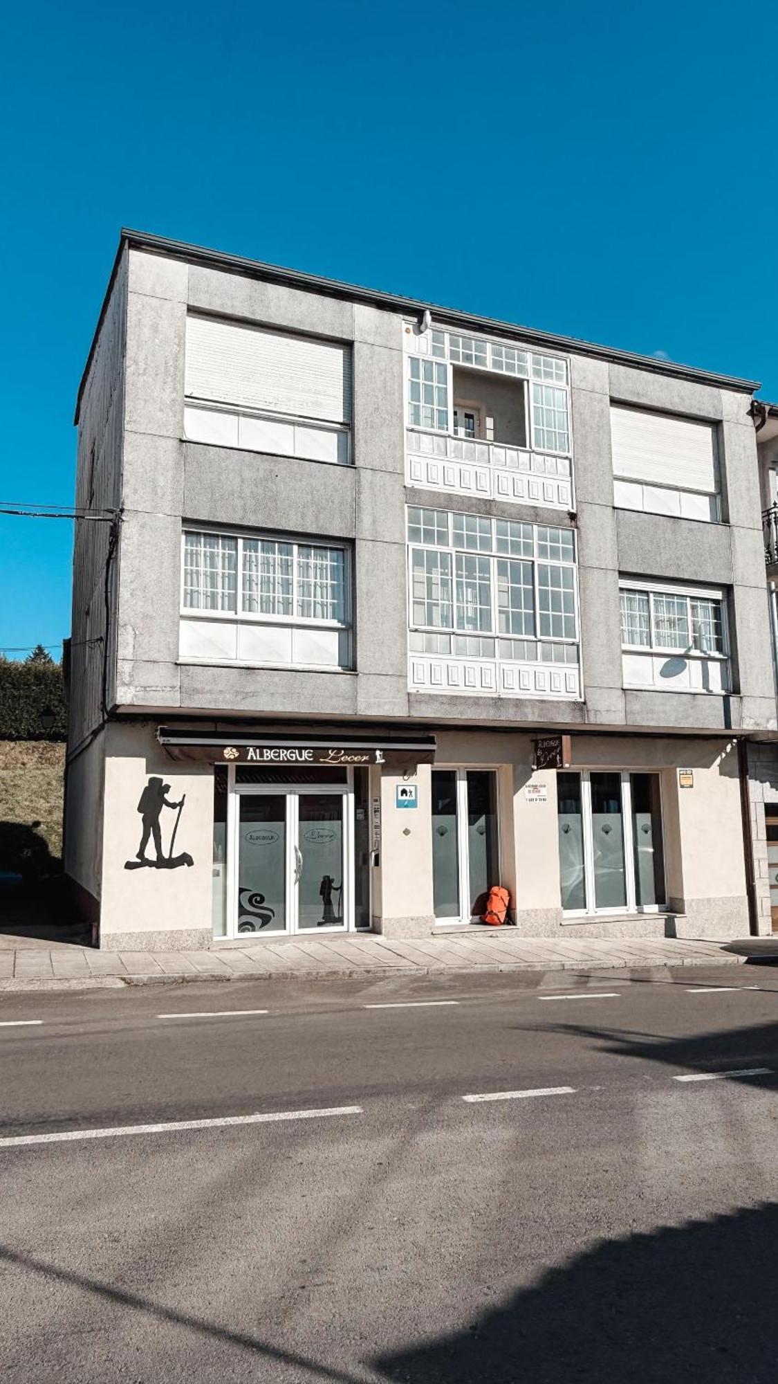 Albergue Lecer Sobrado Porta Bagian luar foto